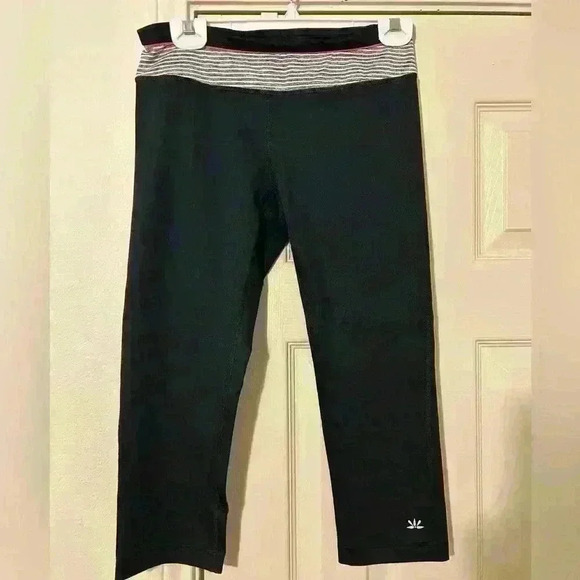 Lukka zip up light weight hoodie with matching leggings - Picture 6 of 8